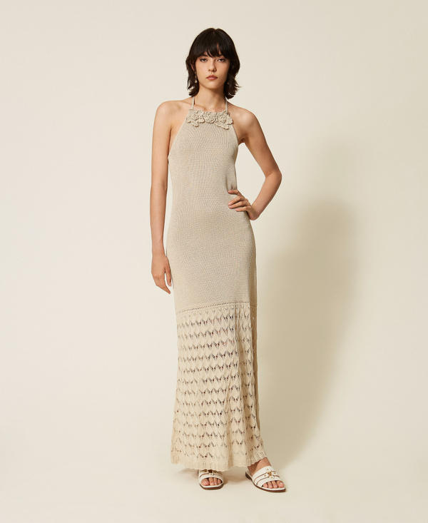Maxi-Strickkleid mit H&auml;keldetails