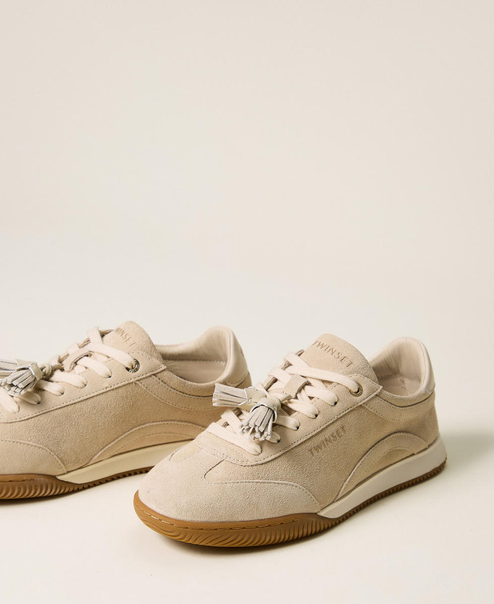 Suede trainers with tassels Vanilla White Woman 262TCP090_00145_02