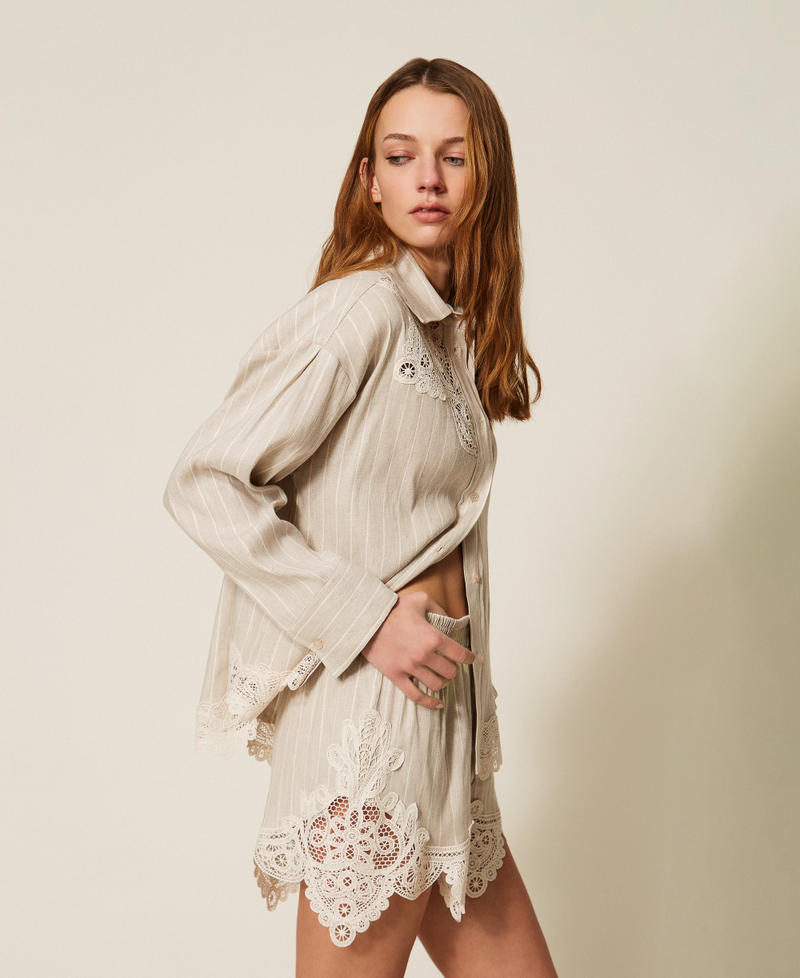 Hemdbluse aus Jacquard-Leinenmischung mit Spitze Streifen Fog/Vanillewei&szlig; Frau 261LM2FAA_13580_02