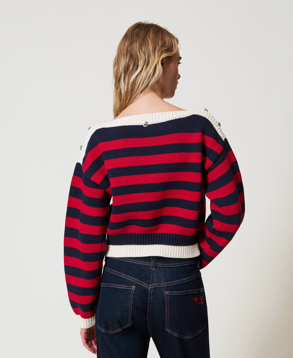 Pull &agrave; rayures avec cabochons