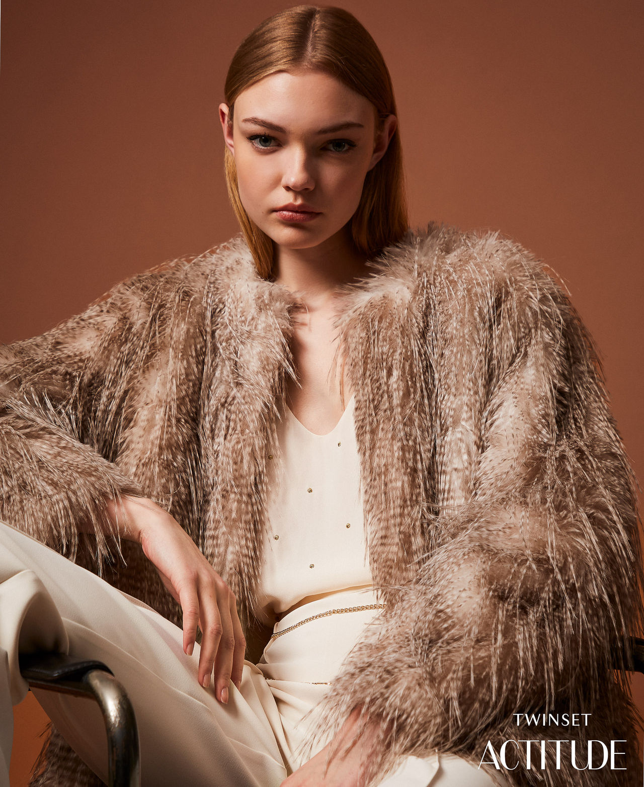 Jacke aus bedrucktem Pelzimitat Shaded Toasted Coconut Frau 252AP2541_12662_PA