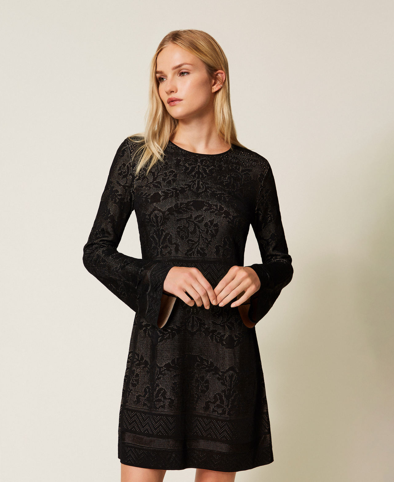 Abito corto in maglia traforata Nero Donna 252TP3380_00006_01