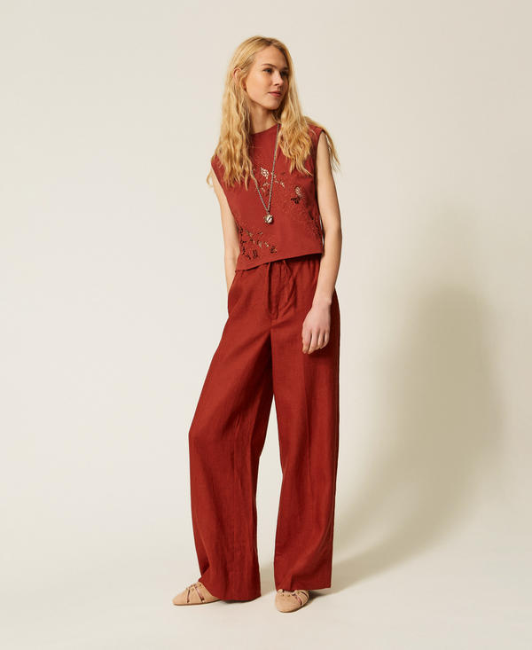 T-shirt con ricamo sangallo