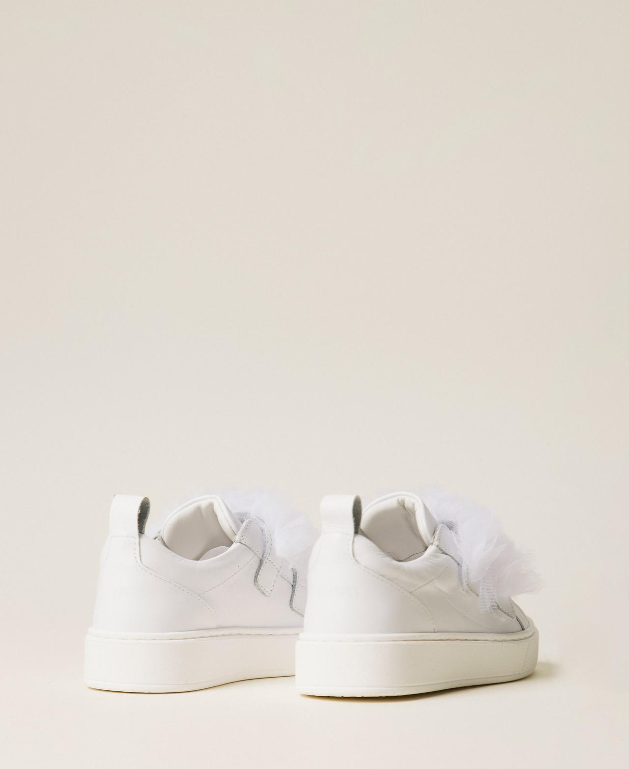 Girls' leather trainers with tulle flower Milk Girl 261GCB010_12577_03