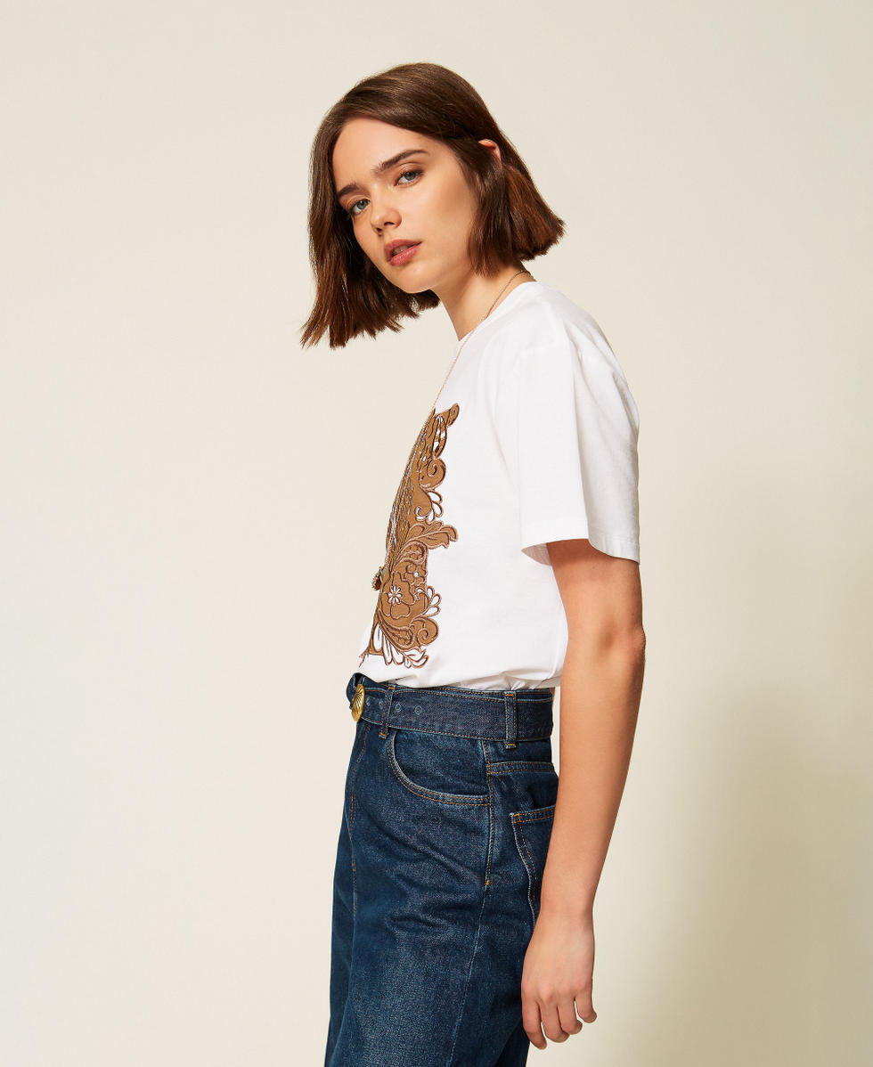 Regular t-shirt with patch embroidery "Lucent White"/"Oak" Beige Embroidery Woman 262TP2760_13936_03