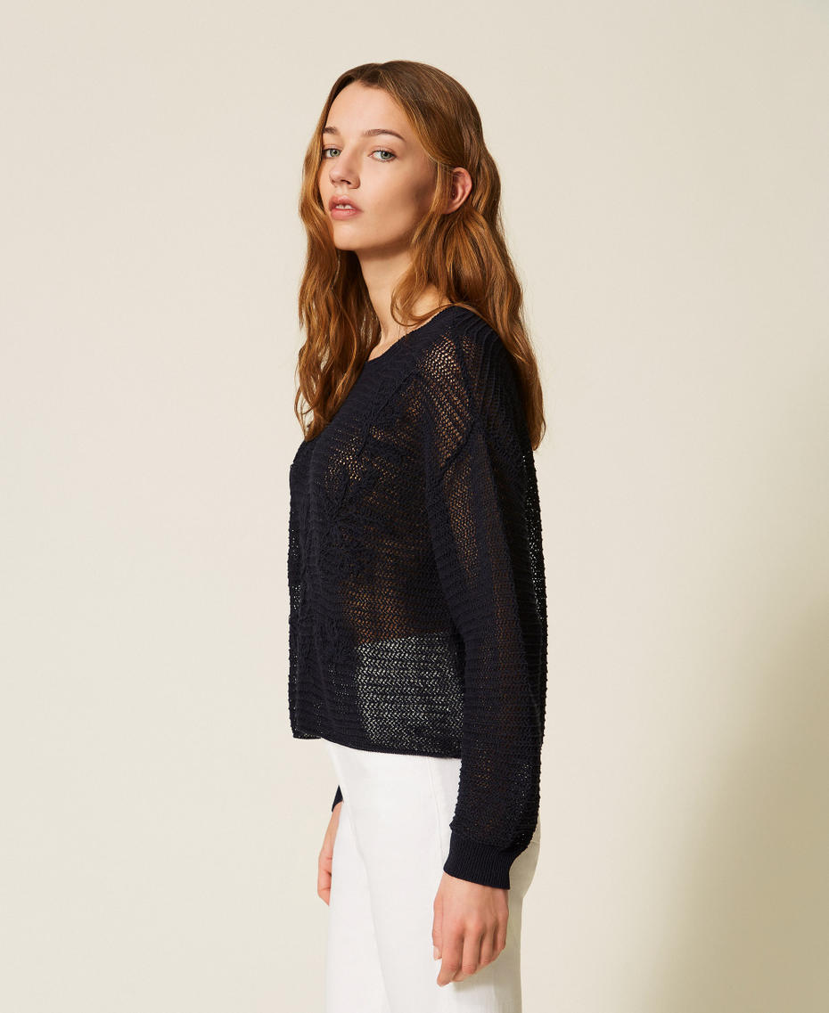 Pull en filet avec broderie r&eacute;alis&eacute;e &agrave; la main Bleu Nuit Femme 261TE3020_13172_02