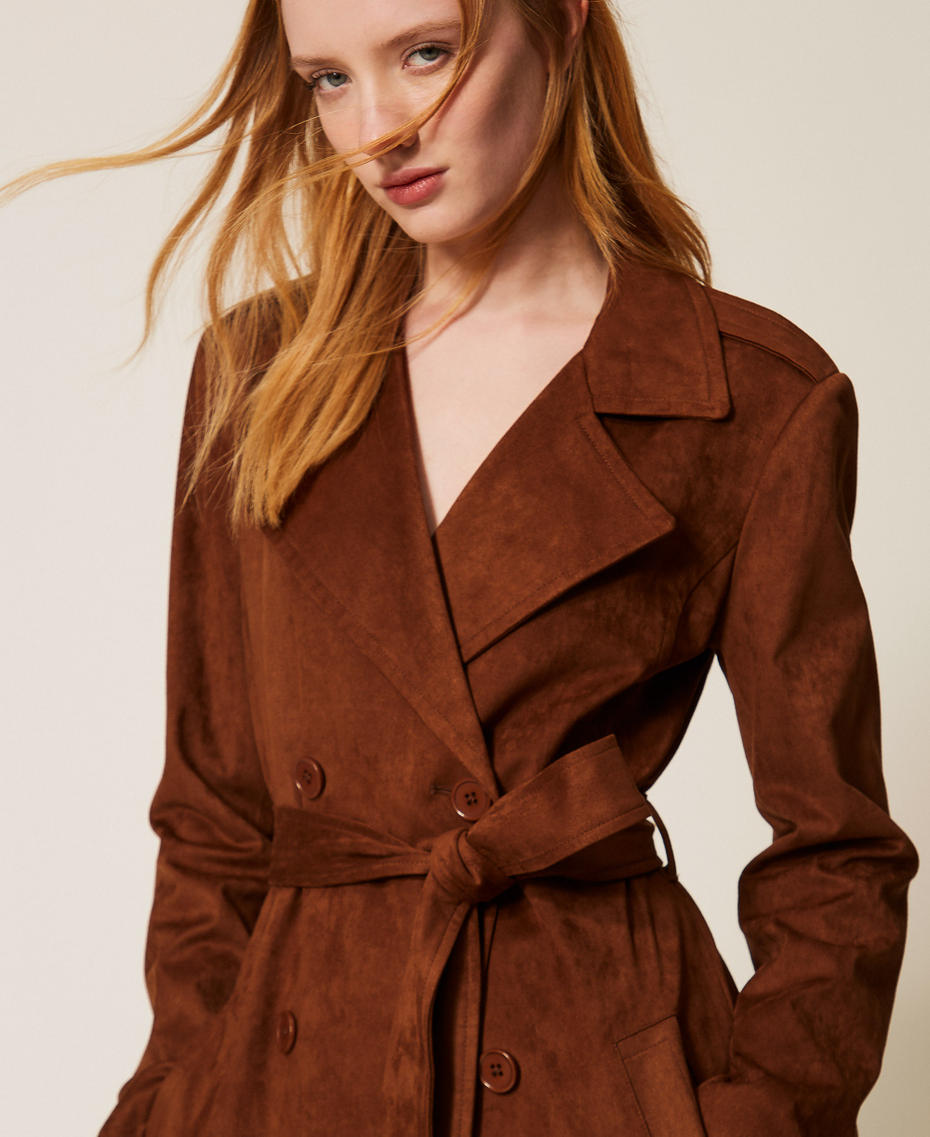 Gabardina de ante con cintur&oacute;n Chocolate Lab Mujer 261AP2330_10780_04