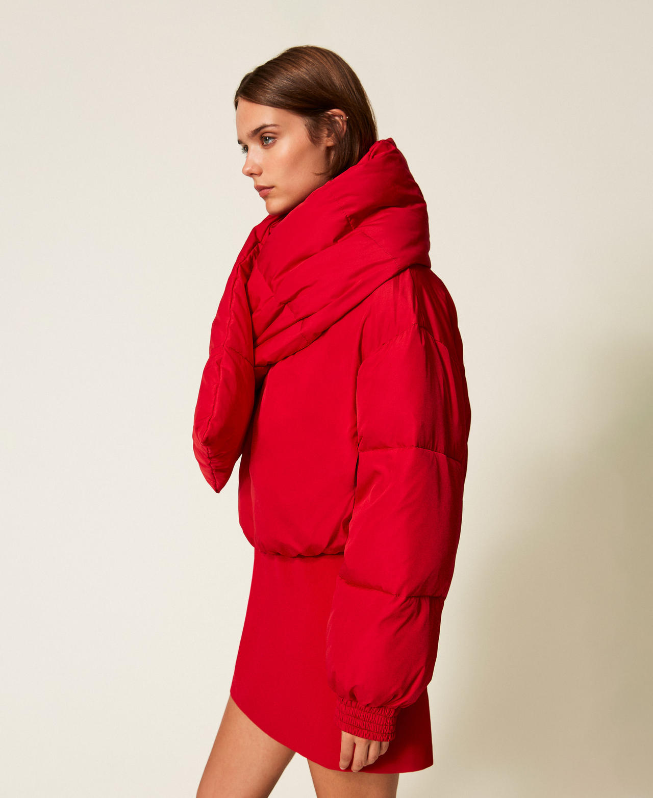 Bomber-style puffer jacket with scarf Cherry Red Woman 252AT2220_00034_02