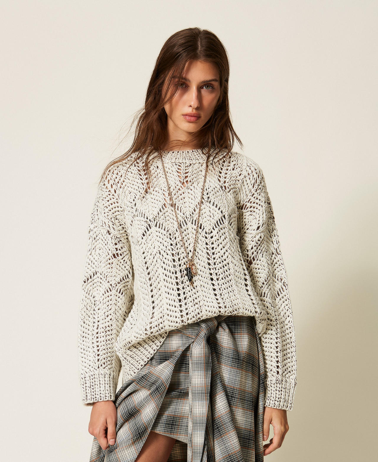 Myfo Pullover aus Wollmischung mit Stickerei Zweifarbig "Schneewei&szlig;" / Black Chocolate Frau 262AQ3070_14137_01