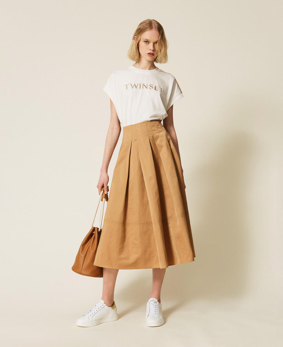 T-shirt con pizzo e logo ricamato Bicolor Off White / Incense Donna 261LL2ADD_13299_T0