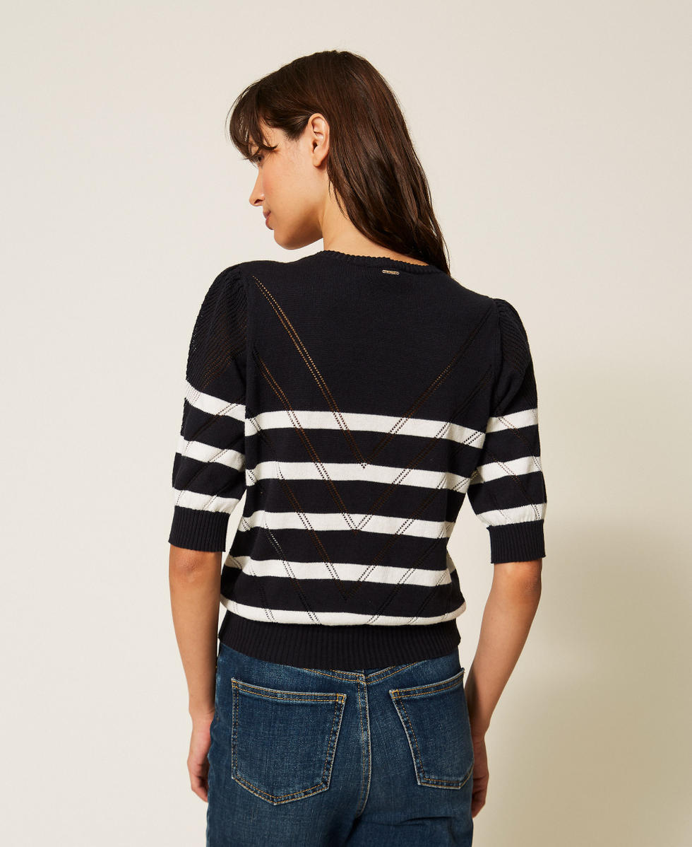 Pullover aus Baumwolle und Kaschmir im Streifendessin Streifen Blue Night/Schneewei&szlig; Frau 261TP3231_13412_03