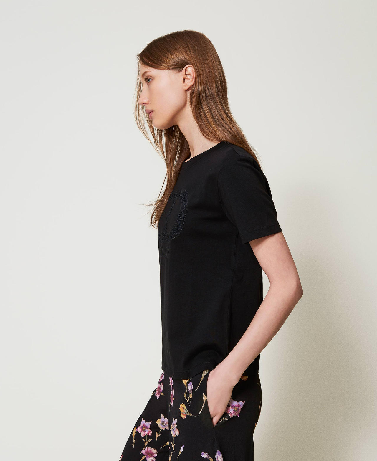 T-shirt with Oval T embroidery Black Woman 251TP2072_00006_02