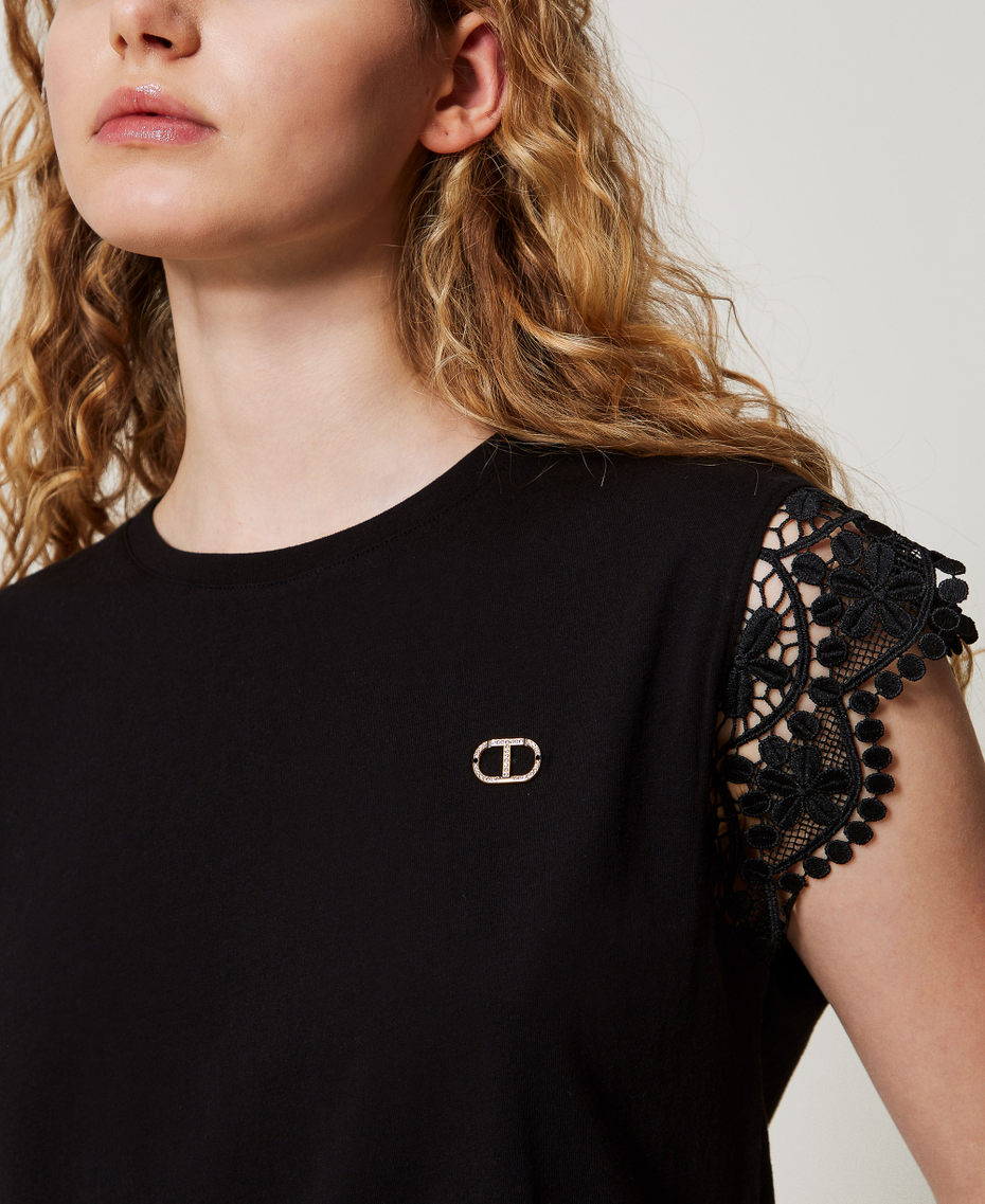 T-shirt with lace cap sleeves Black Woman 251TT2411_00006_04