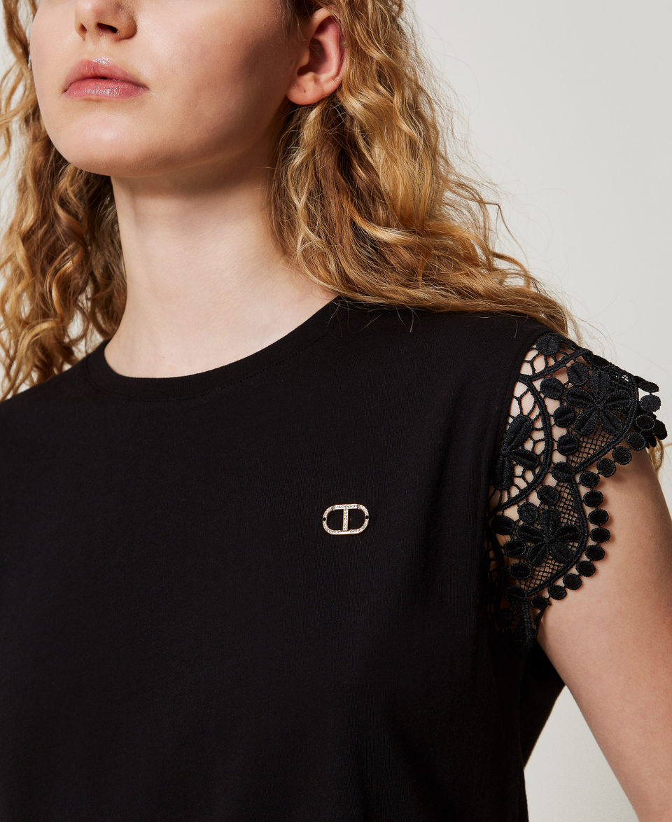 T-shirt with lace cap sleeves Black Woman 251TT2411_00006_04