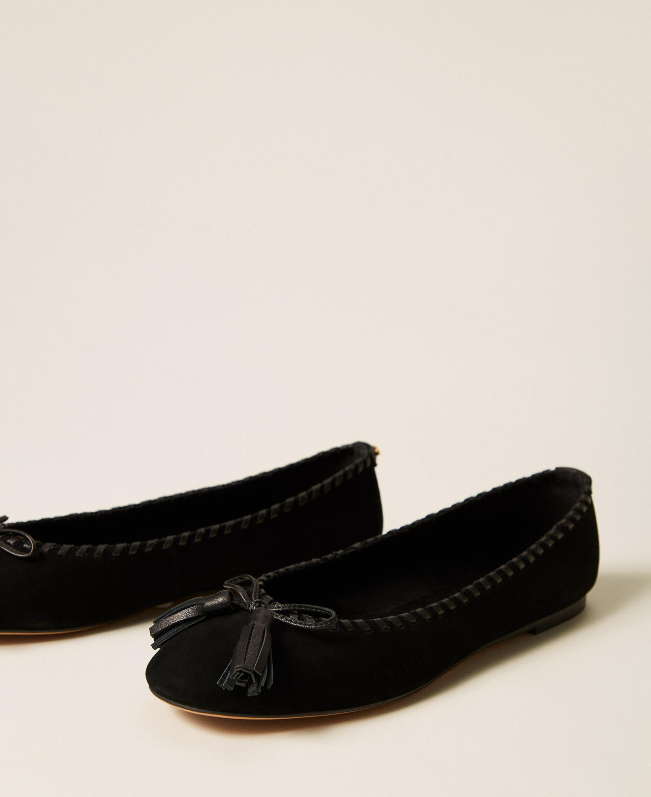 Ballerines en cuir velours avec n&oelig;ud Noir Femme 262TCP160_00006_02