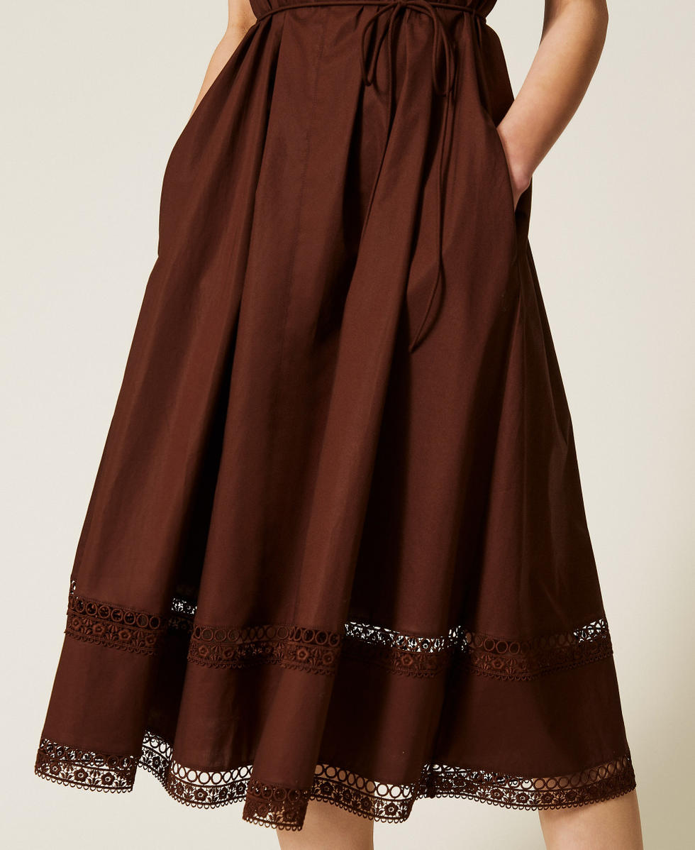 Langes Kleid aus Popeline mit Stickerei Coffee Liqueur Frau 261TT2250_12110_04