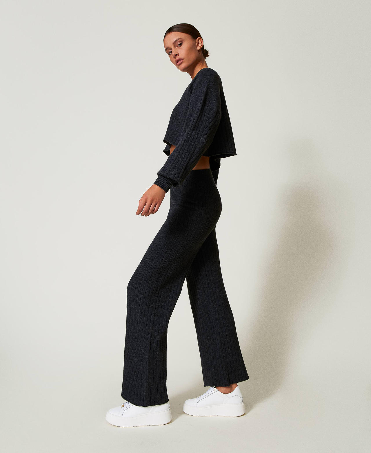 Pantalon palazzo en maille de laine m&eacute;lang&eacute;e Gris Anthracite Chin&eacute; Femme 242TT3361_12030_02