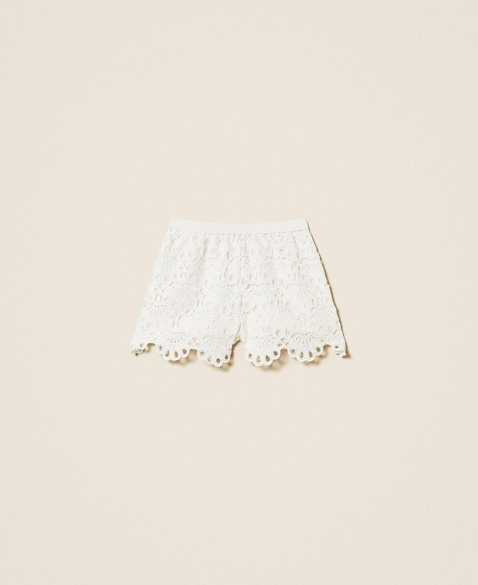 Scalloped macram&eacute; shorts
