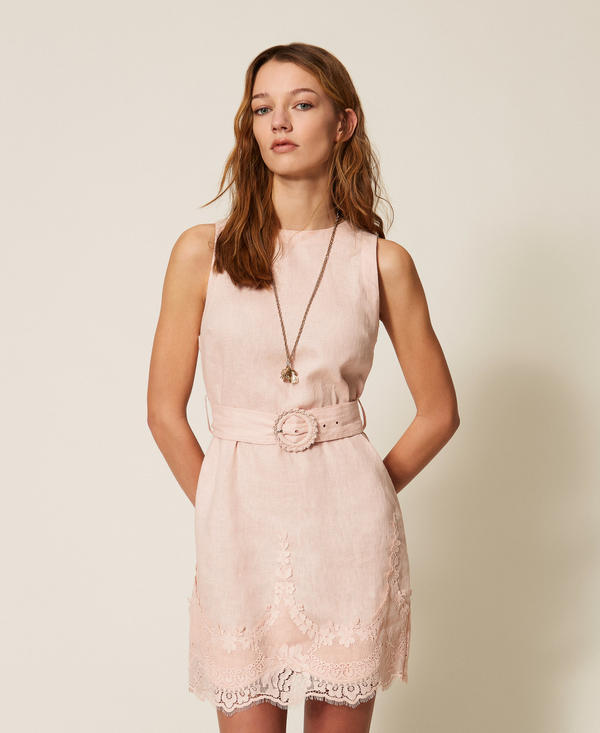 Robe courte en lin avec dentelle