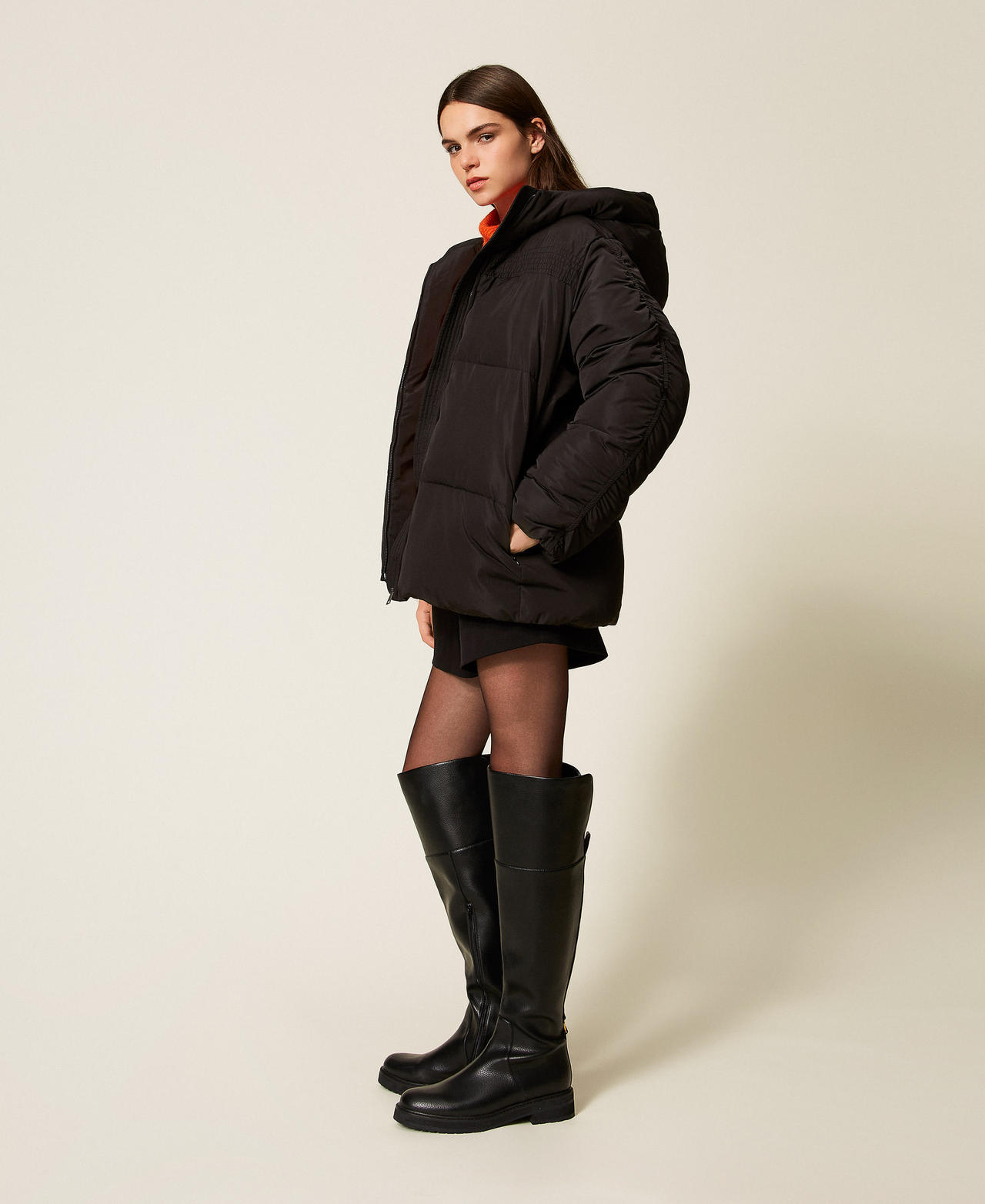 Doudoune avec surpiqûres et capuche Noir Femme 252AT2170_00006_01