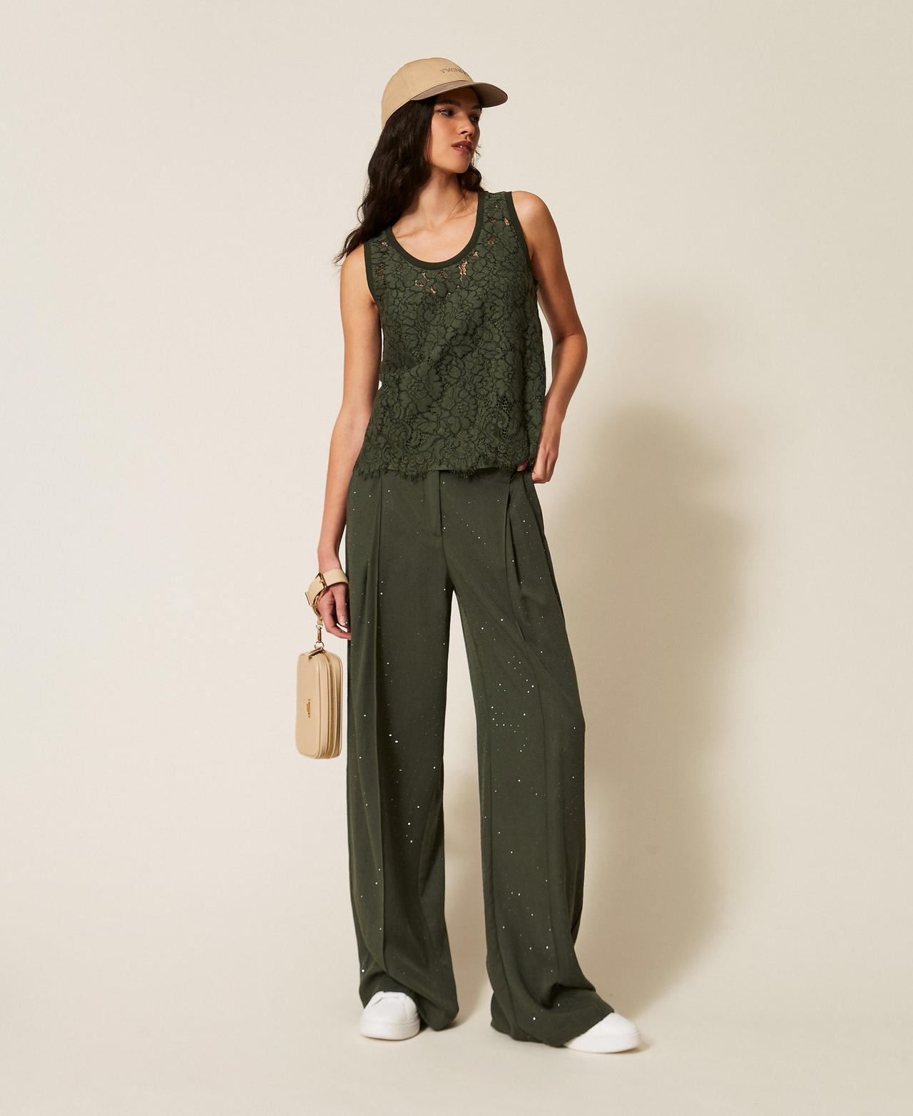 Pantalon en sergé avec cabochons