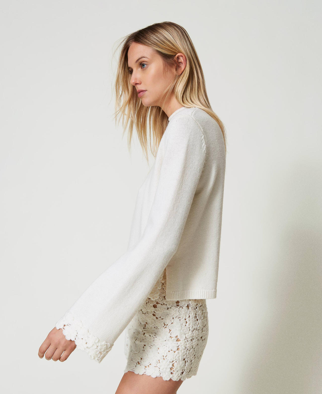 Wool blend turtleneck with embroidery White Snow Woman 242TT3421_00282_02