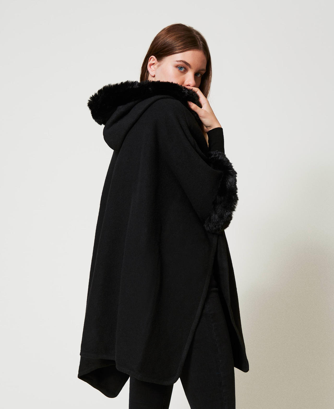 Wool cloth and faux fur poncho Black Woman 242TO5700_00006_03