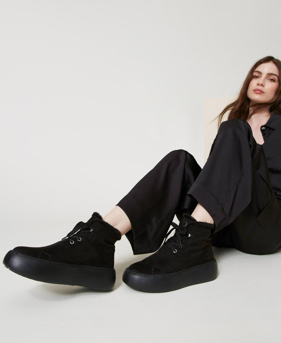 High top trainers with faux fur Black Woman 242TGT012_00006_S0