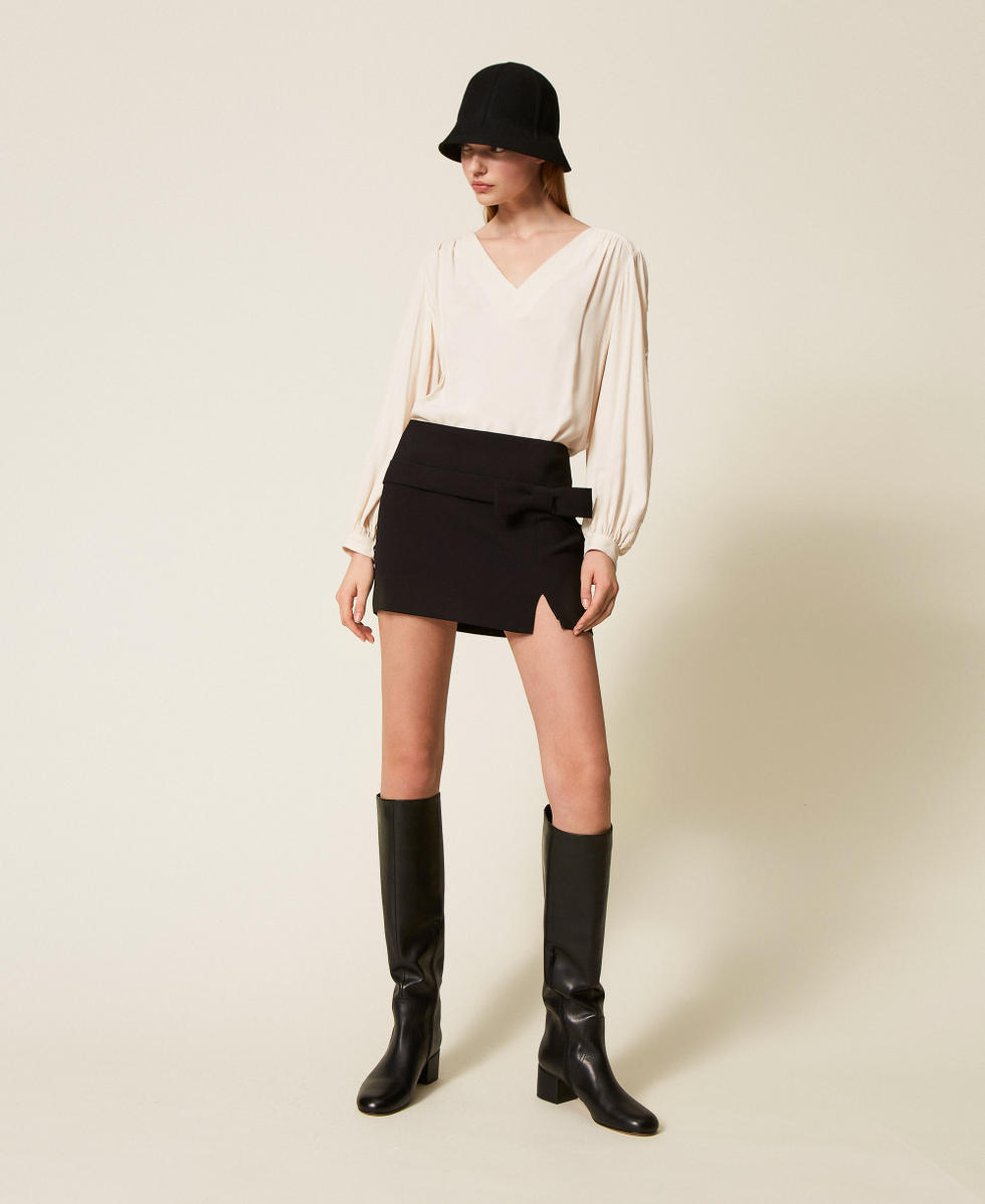 Blouse en crêpe avec broderie Beige « Parchment » Femme 252TP2151_07222_T0