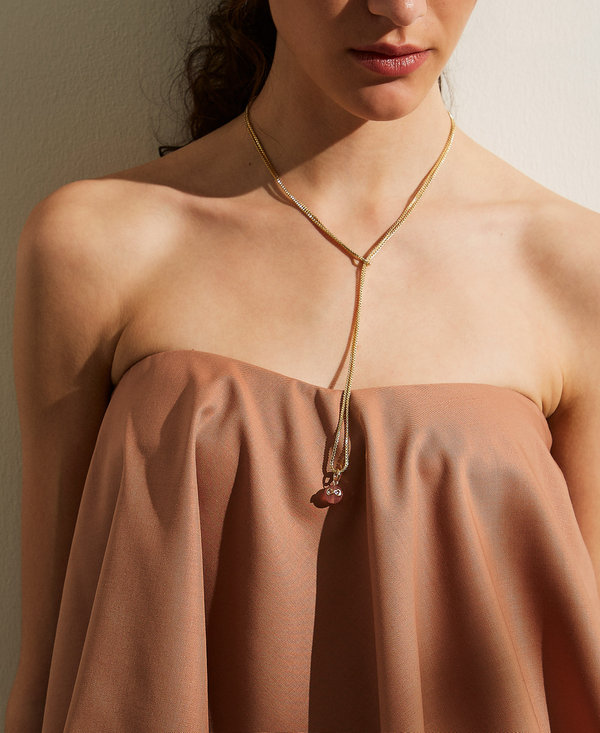 Choker-Halskette mit Stein und Logo