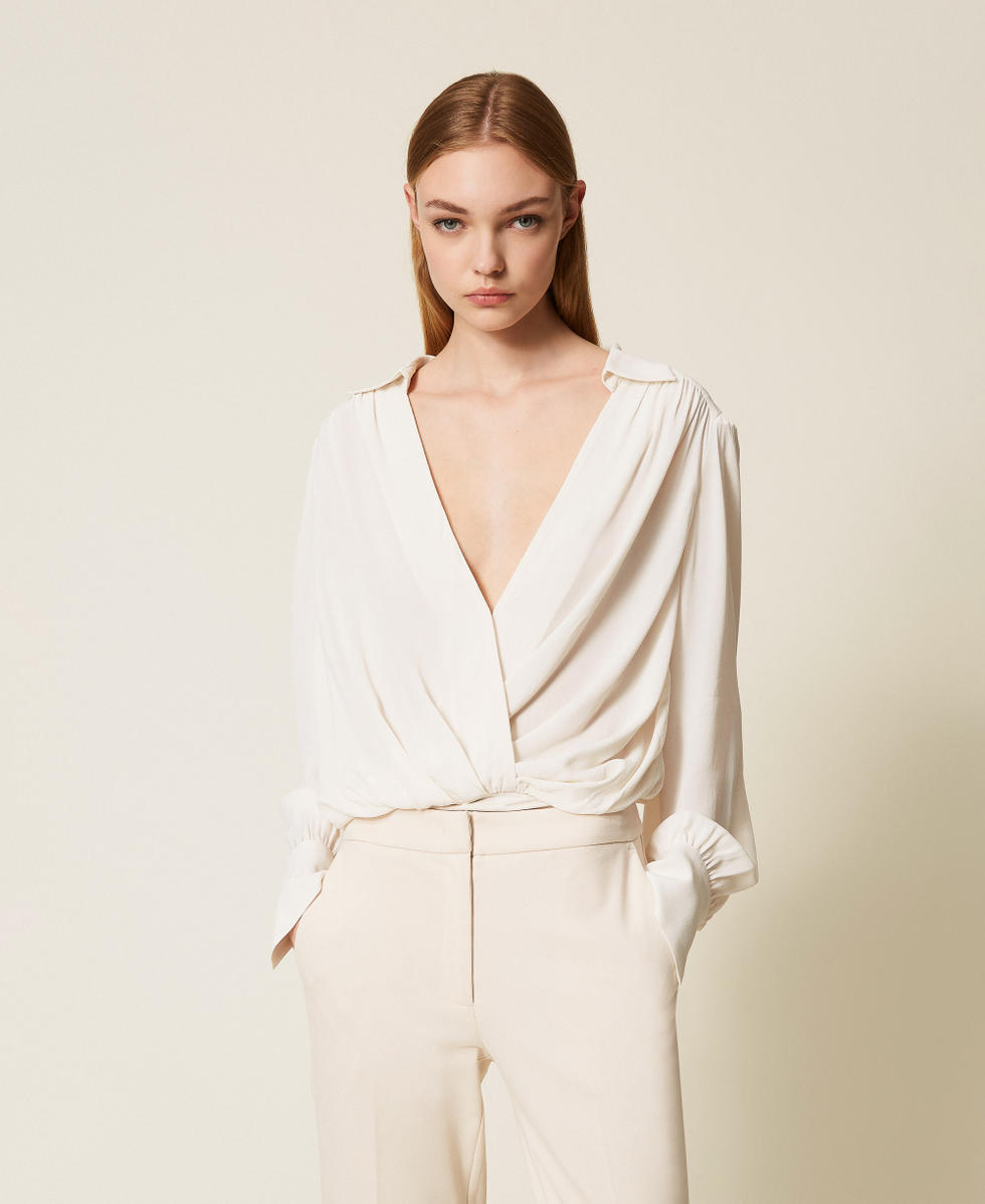 Body de crep&eacute; de China con frunces Lirio Mujer 252TP2293_00381_01