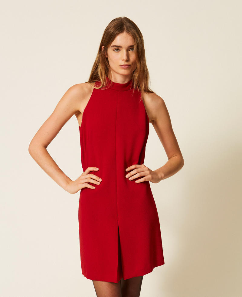 Kurzes Neckholder-Kleid aus Cr&ecirc;pe Bloody Mary Frau 262TT2261_13464_02