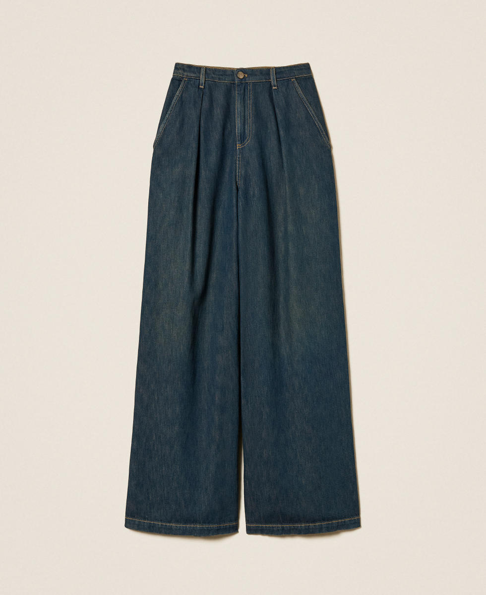 Wide jeans with pleats