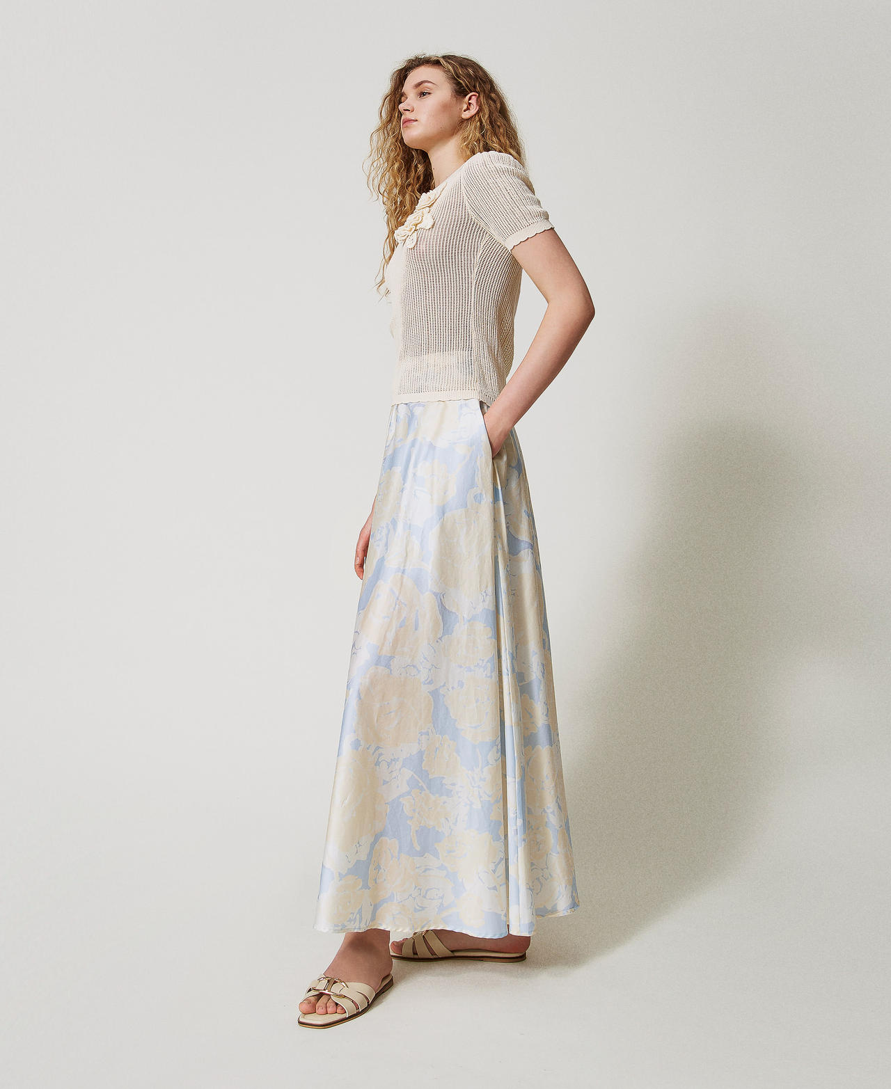 Maxirock mit Rosenprint "Blue Tear Roses"-Azur Frau 251AX2036_12435_01