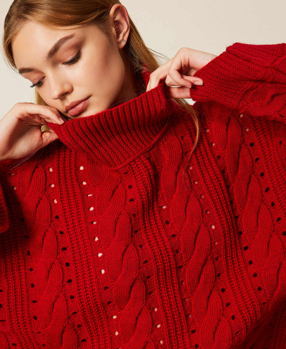 Longpullover aus Wollmischung mit Zöpfen