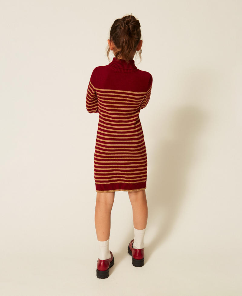 Kurzes Strickkleid mit Streifen Streifen Red Ruby / "Iced Coffee"-Braun M&auml;dchen 262GJ3034_13895_04