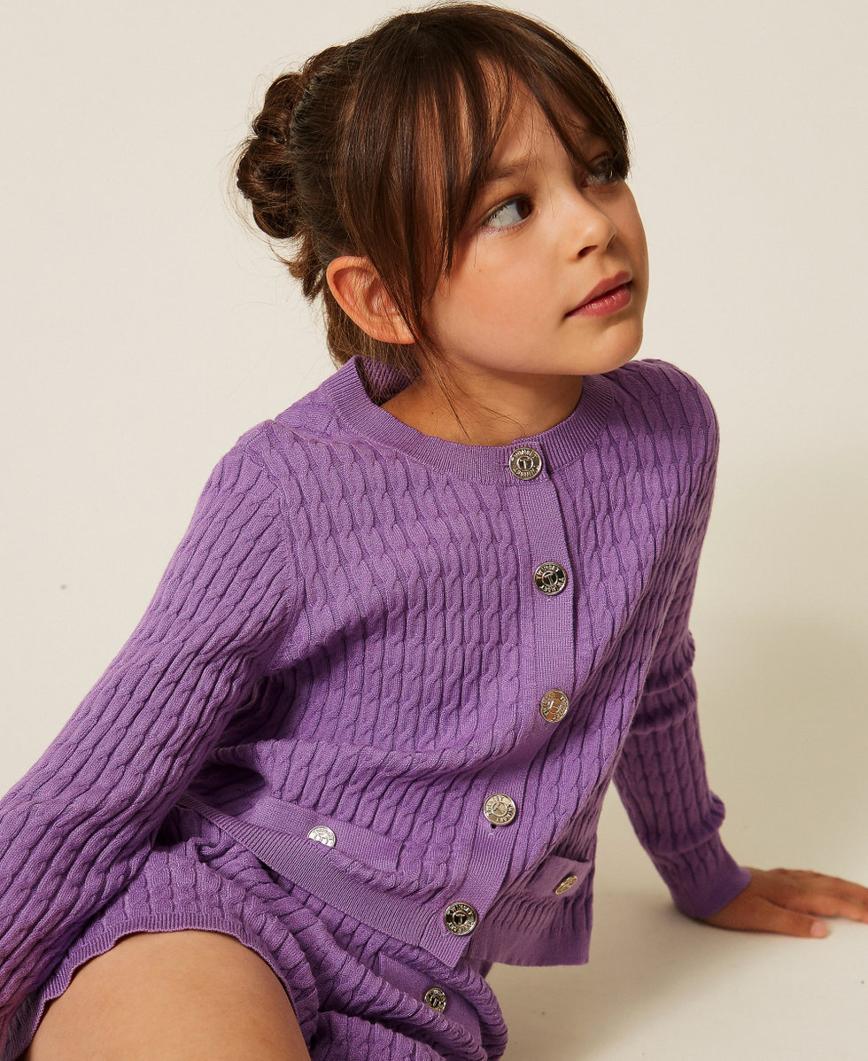 Cardigan ajust&eacute; en maille torsad&eacute;e Violet &laquo;&thinsp;Jacinthe&thinsp;&raquo; Fille 262GJ3072_11296_04