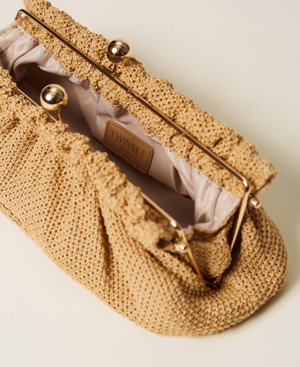 Clutch aus Raffia mit Charmanh&auml;nger Stroh Frau 261TD8280_00193_04