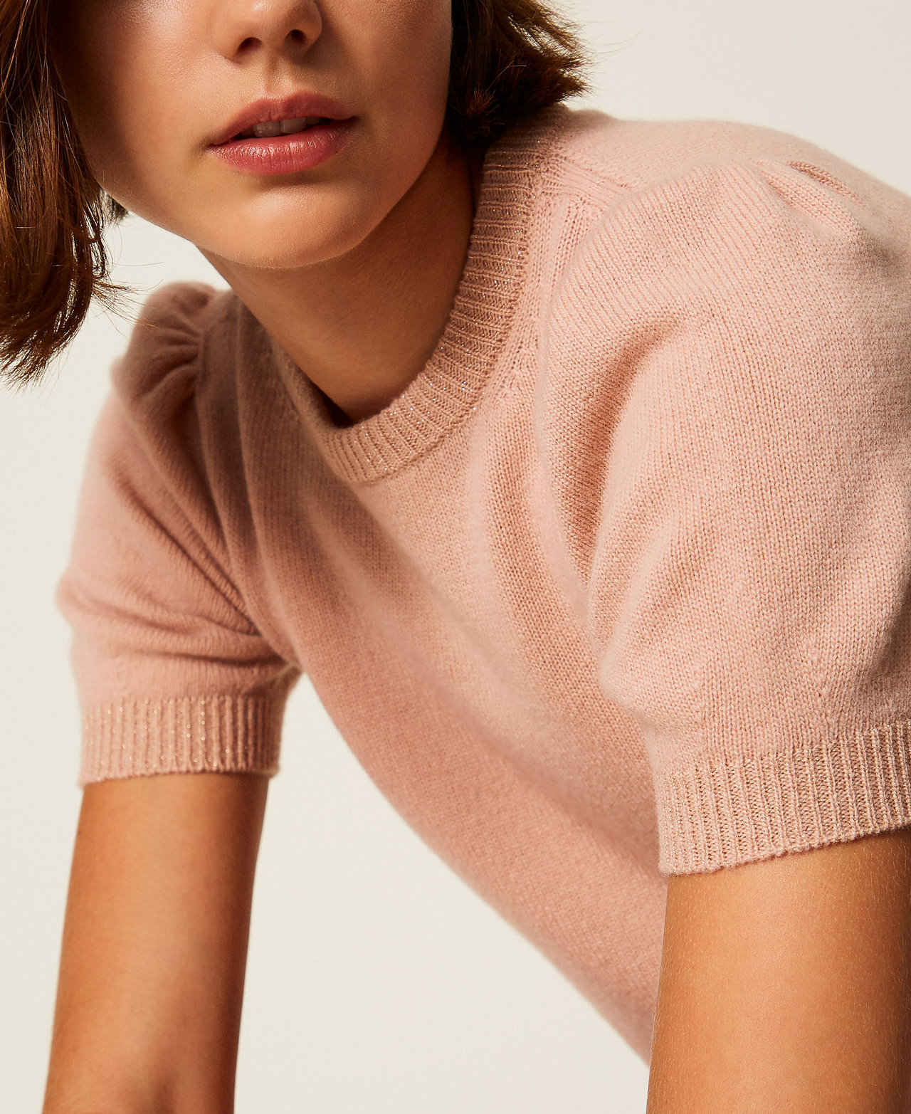 Sweter z mieszanki kaszmiru z lureksem Dusty Pink Jasny / Pink Złoty Lurex Kobieta 252TP3581_12801_04