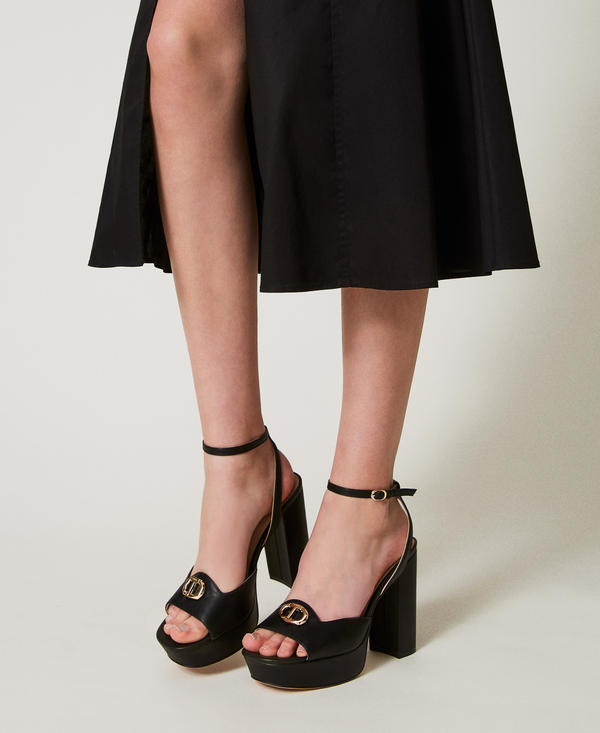Platform sandals with Oval T