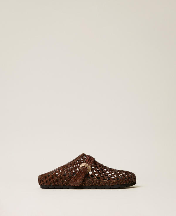 Шлепанцы-слайдеры с плетенкой