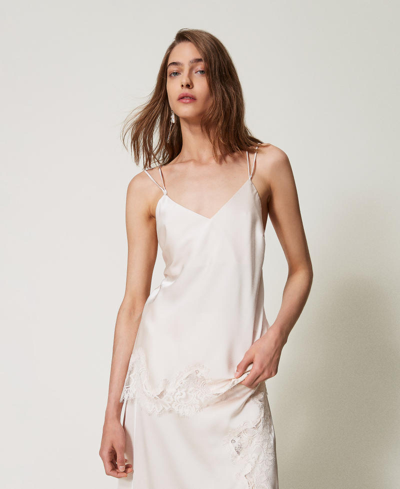 Langes Top aus Satin und Spitze &bdquo;Old White&ldquo; Frau 251TQ2010_11748_01