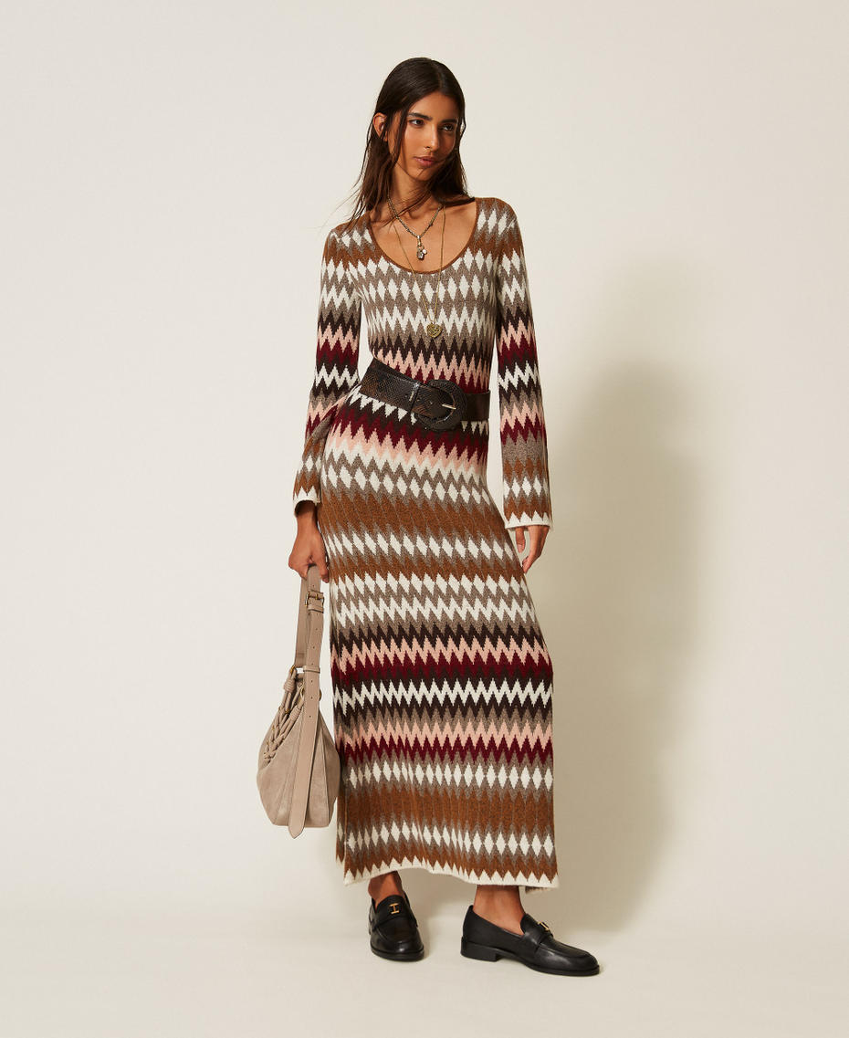 2-in-1-Maxistrickkleid mit Jacquard-Verarbeitung Jacquard Toffee / "Rhabarberrot" Frau 262AT3035_14118_T0