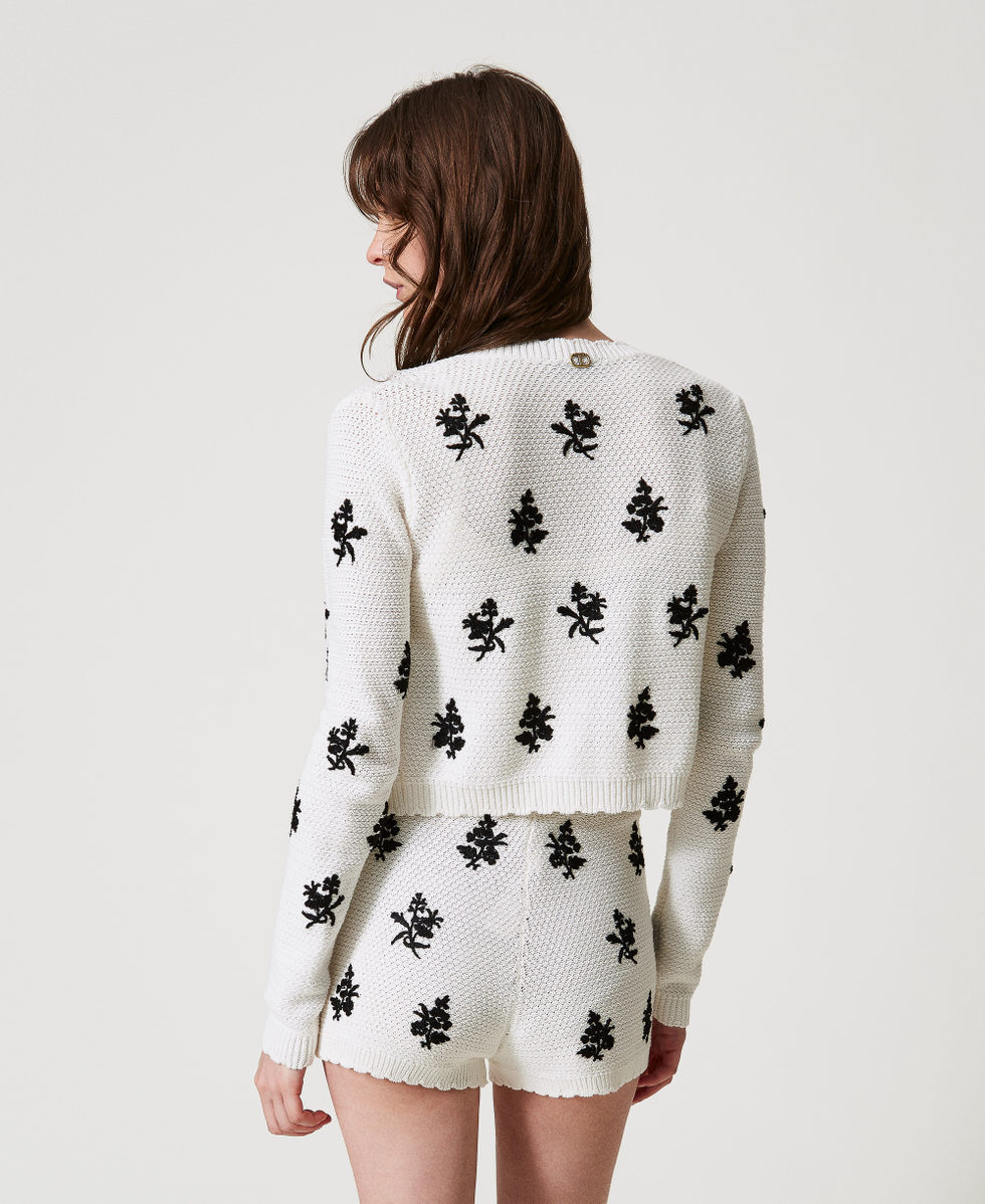 Strickshorts mit Stickblumen "Schneewei&szlig;"-Wei&szlig; Stickerei Schwarz Frau 251TT3251_12452_03