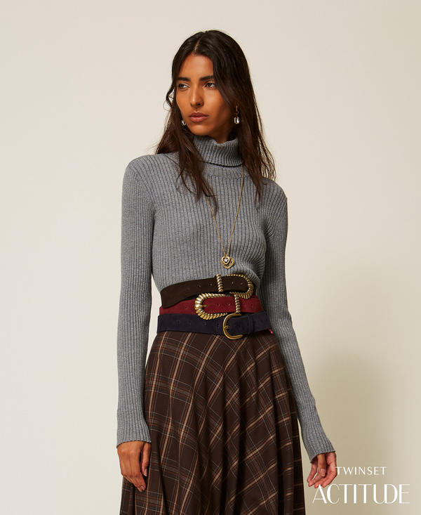 Figurbetonter Rollkragenpullover