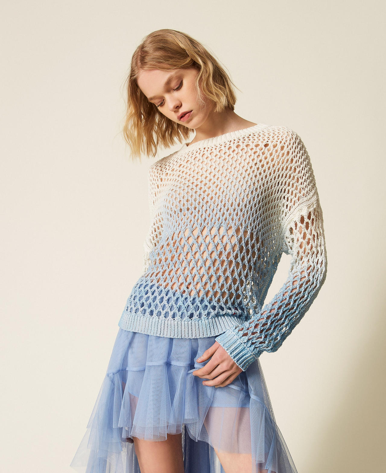 MYFO Netzpullover mit Farbverlauf-Print Zweifarbig Schneewei&szlig;/Placid Blau Frau 261AQ3030_13596_01