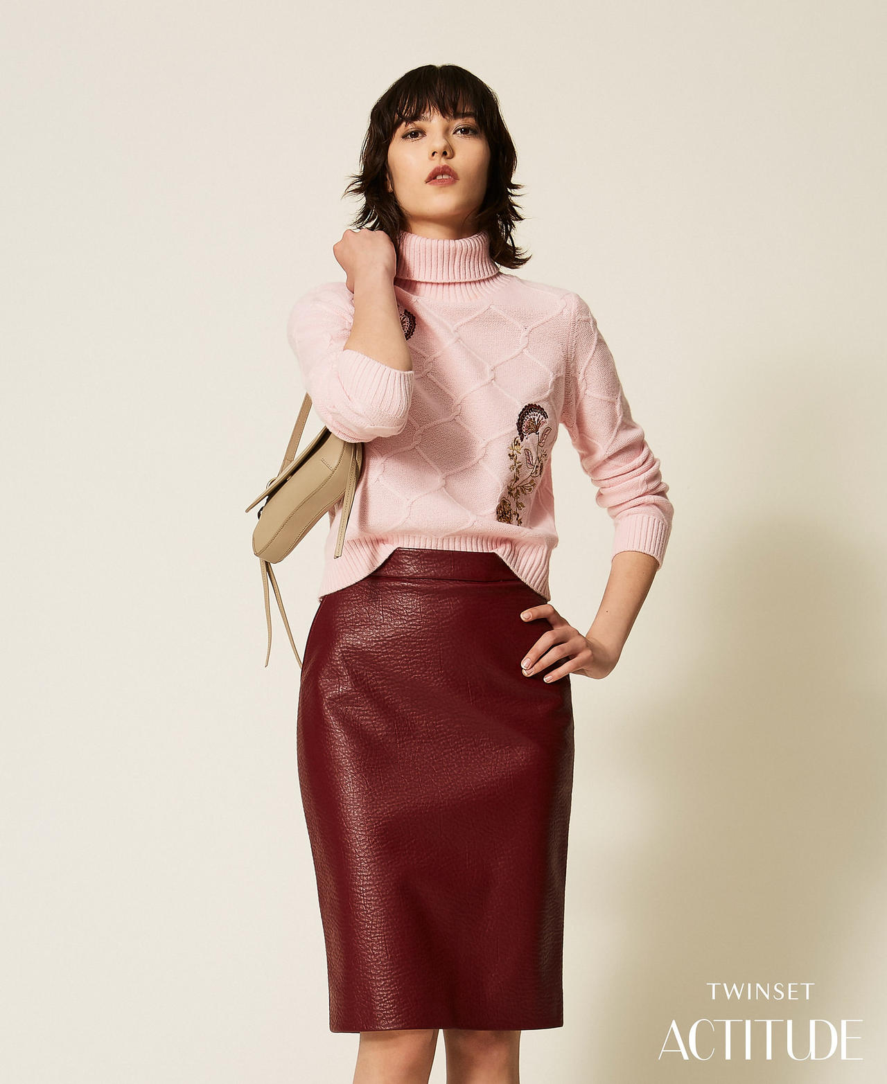 Pull col roul&eacute; en laine avec broderies florales Rose Smoke Femme 262AP3190_00496_PA