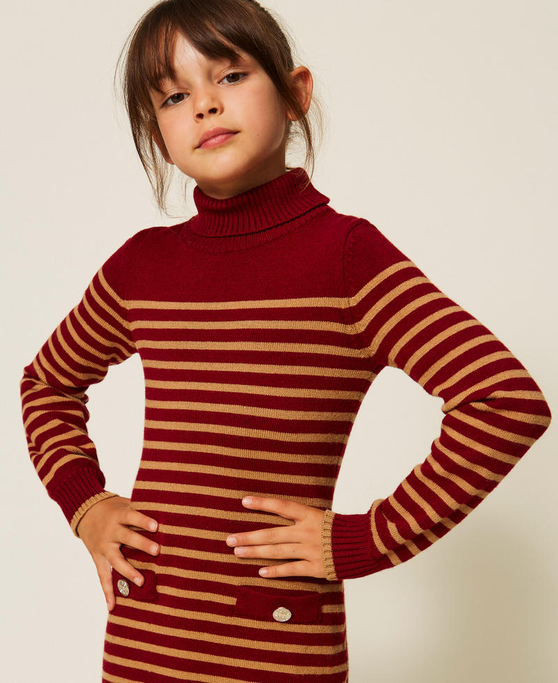 Kurzes Strickkleid mit Streifen Streifen Red Ruby / "Iced Coffee"-Braun M&auml;dchen 262GJ3034_13895_05