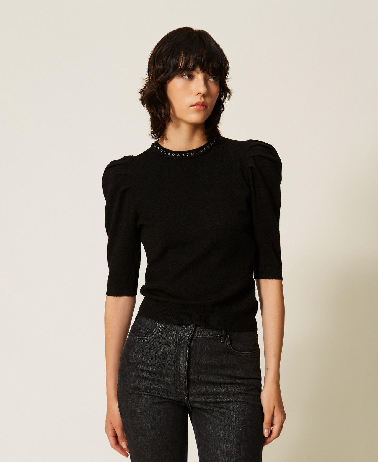 Pullover aus recyceltem Garn mit Strasssteinen Schwarz Frau 262AP3171_00006_01