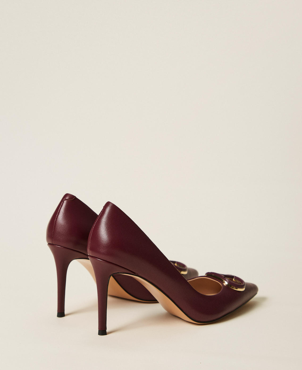 Leather court shoes with Oval T “Wine tasting” Purple Woman 252TCP032_05609_03